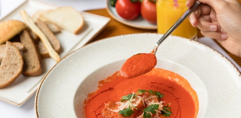 Zupa krem z pomidorów z puszki – poznaj nasz sprawdzony przepis